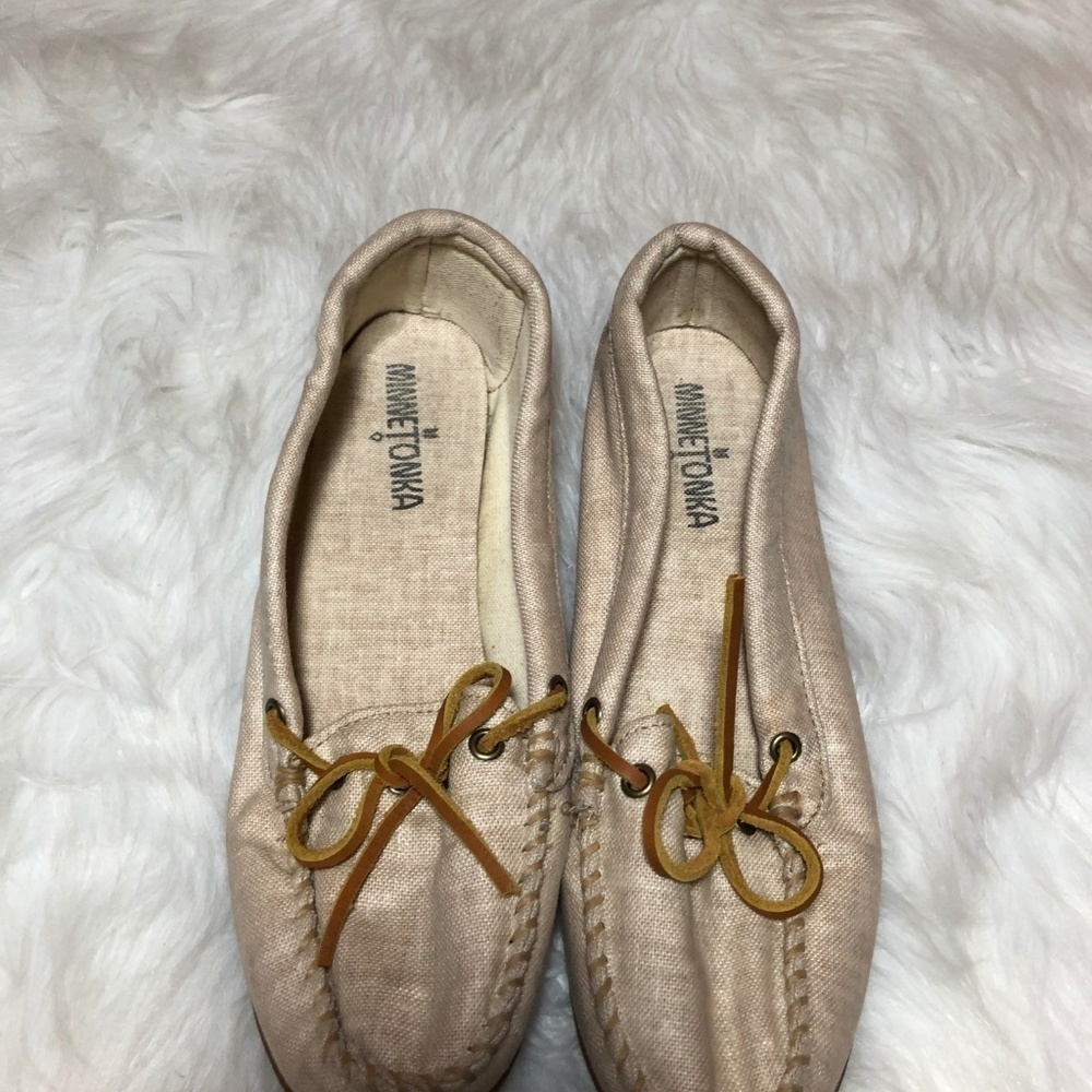 Minnetonka  Beige Canvas Loafers Size 7.5 - Picture 5 of 7